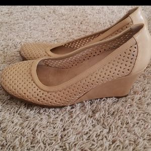 Tan Wedges